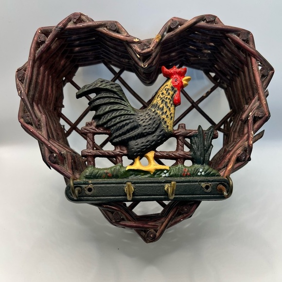 VTG - Heart shaped wall-mounted key hook/rack with Rooster - Picture 1 of 9